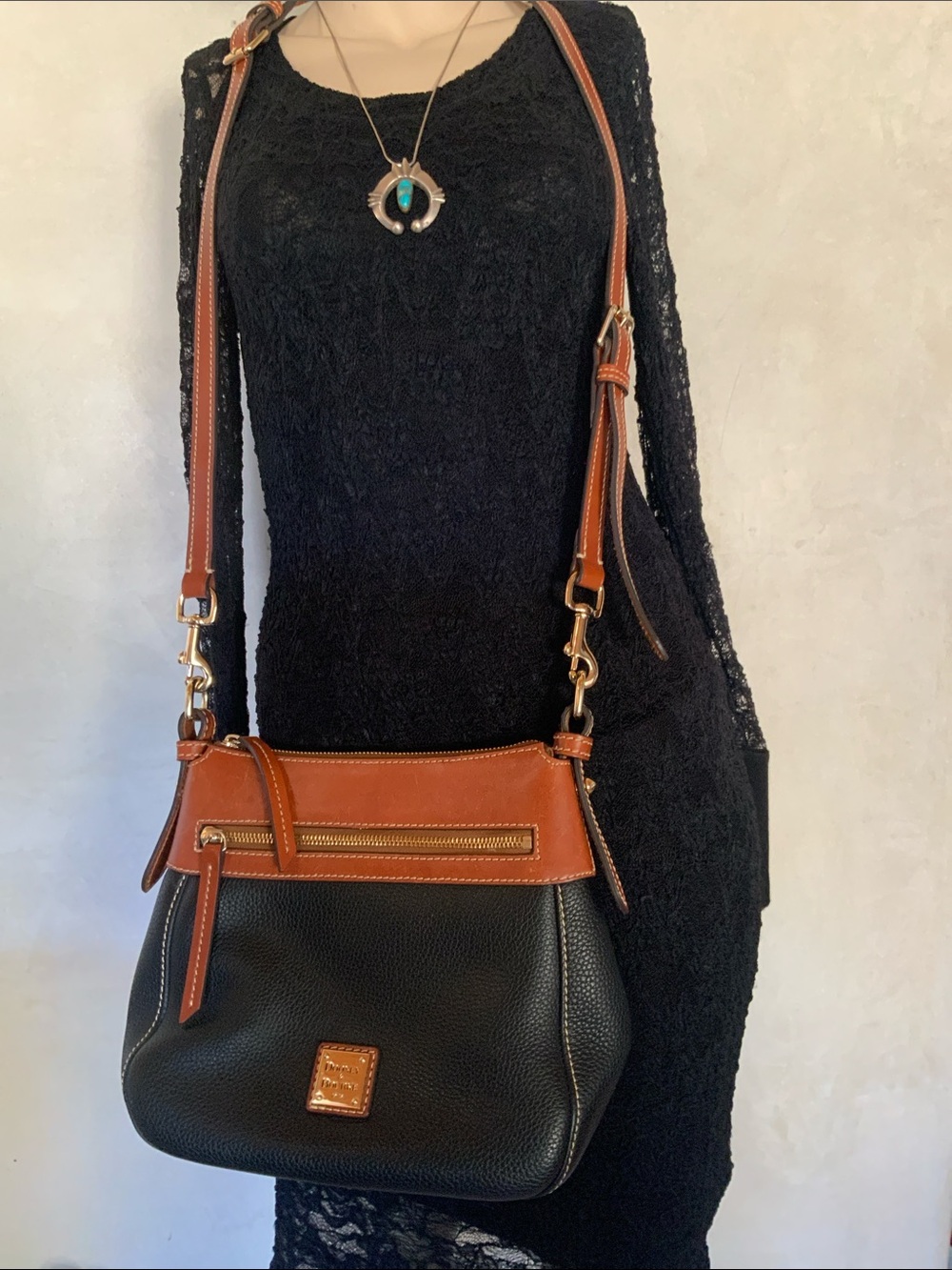 Dooney Bourke Pebble Grain Crossbody 25 - Picture 15 of 16